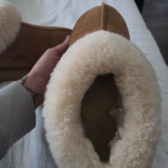 UGG - Picture 3 of 9